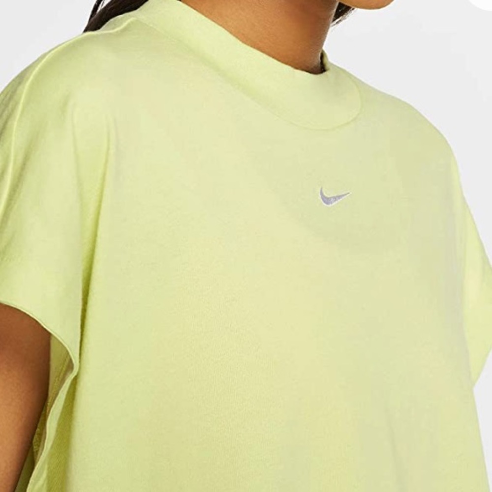 Nike Sportswear Essential Womens Top T-Shirt NWT - Picture 3 of 6